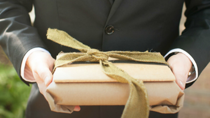 # 送閨蜜玫瑰花怎么選？玫瑰花送閨蜜該送什么顏色，這事兒你必須知道！-生日禮物